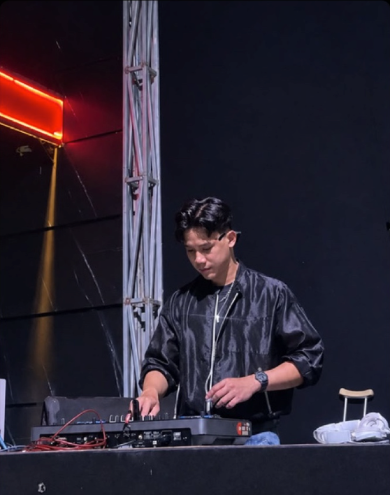 DJ ANTLER Live Performance